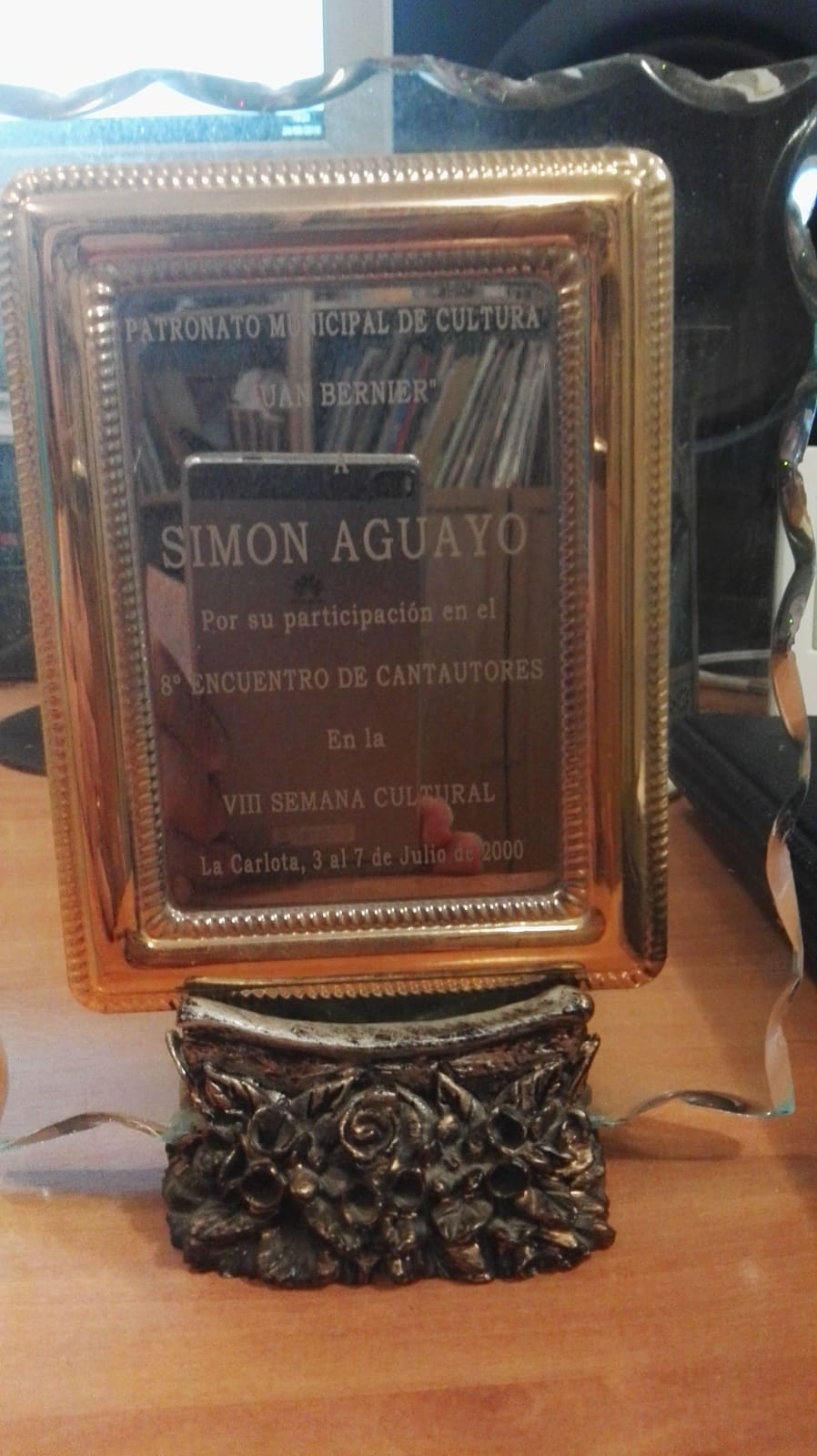 Placa-recuerdo que el Ayuntamiento de La Carlota entregó a los participantes en el Encuentro